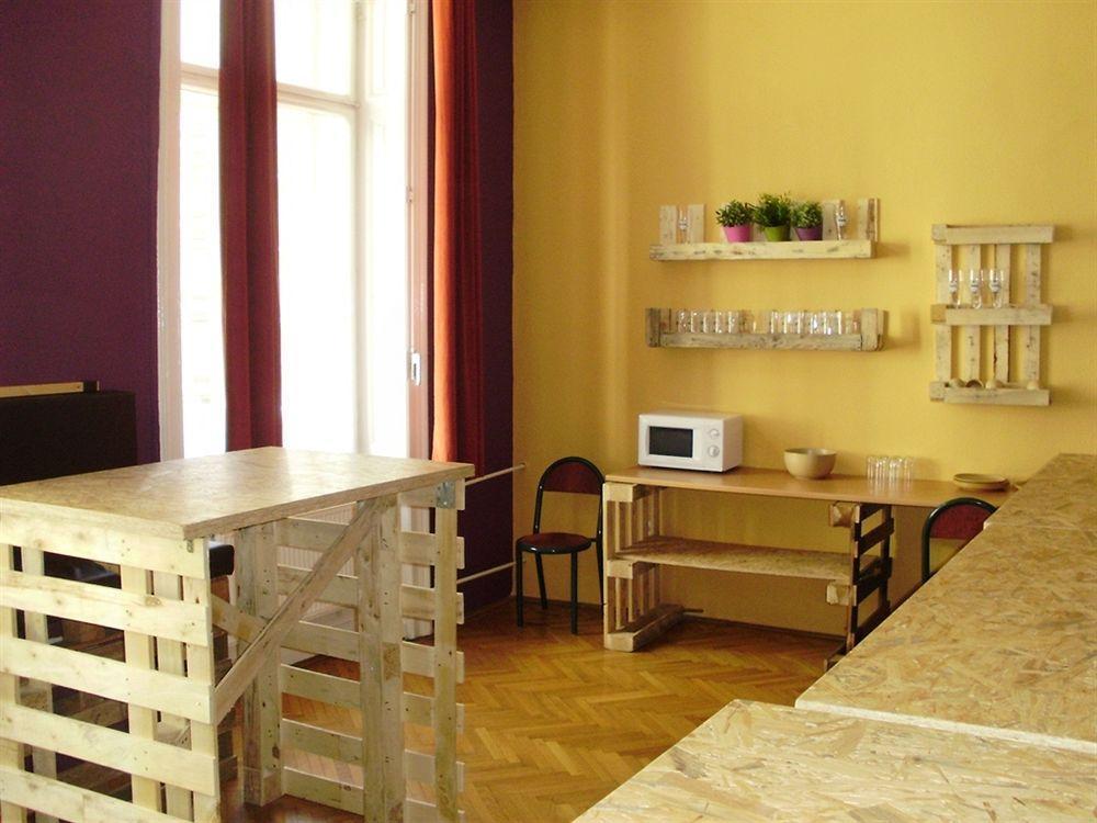All-Central Hostel Budapest Extérieur photo