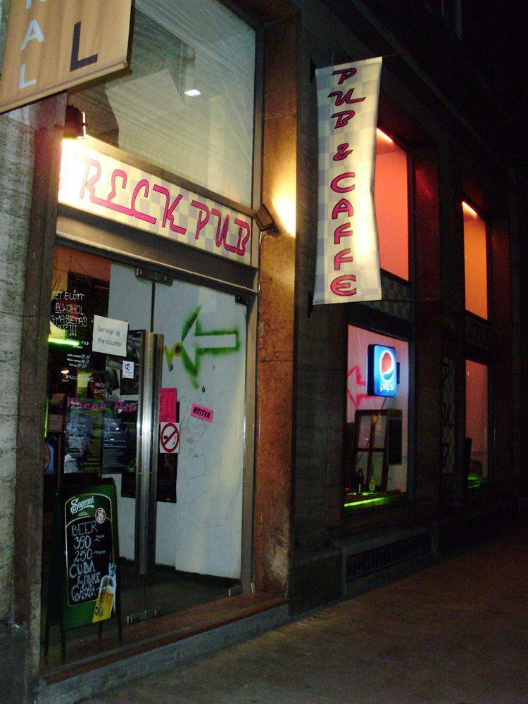 All-Central Hostel Budapest Extérieur photo